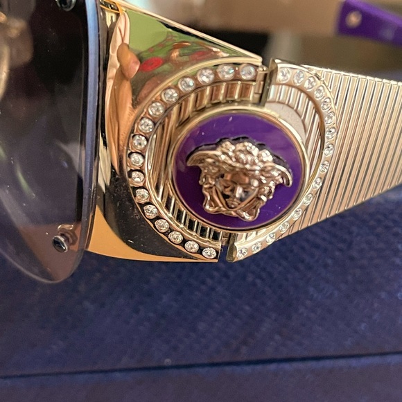 Vintage Versace sunglasses.new in the box - Picture 7 of 9